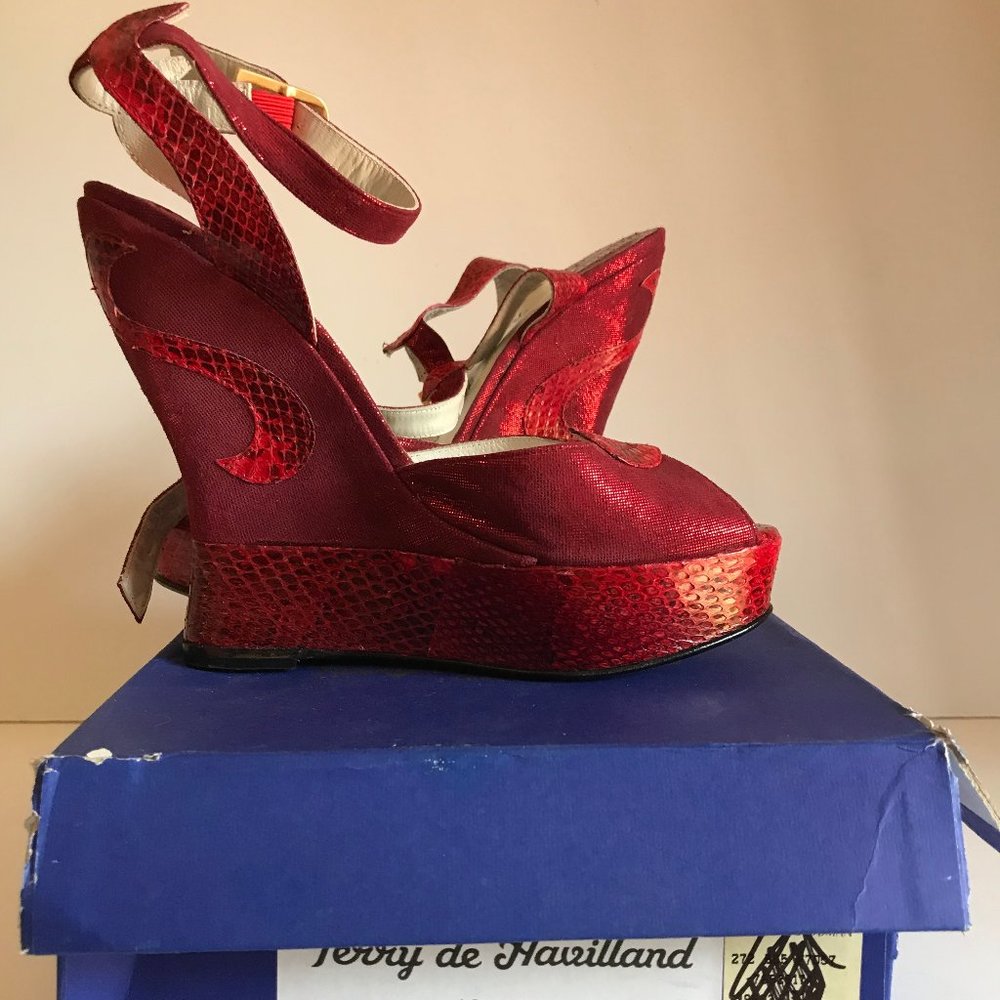 Terry de Havilland red platform sandal size EU36